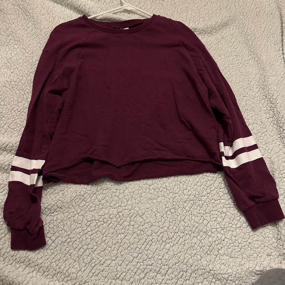 Tee Dark Burgundy With White Striped On Ends
